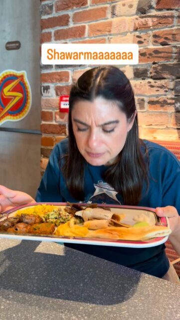 Una de las mejores cosas del Disney Adventure es la comida! Miles de opciones! Comida asiática! SHAWARMAS! Los Avengers serían felices. #LaDisneyMaster #agentedisney